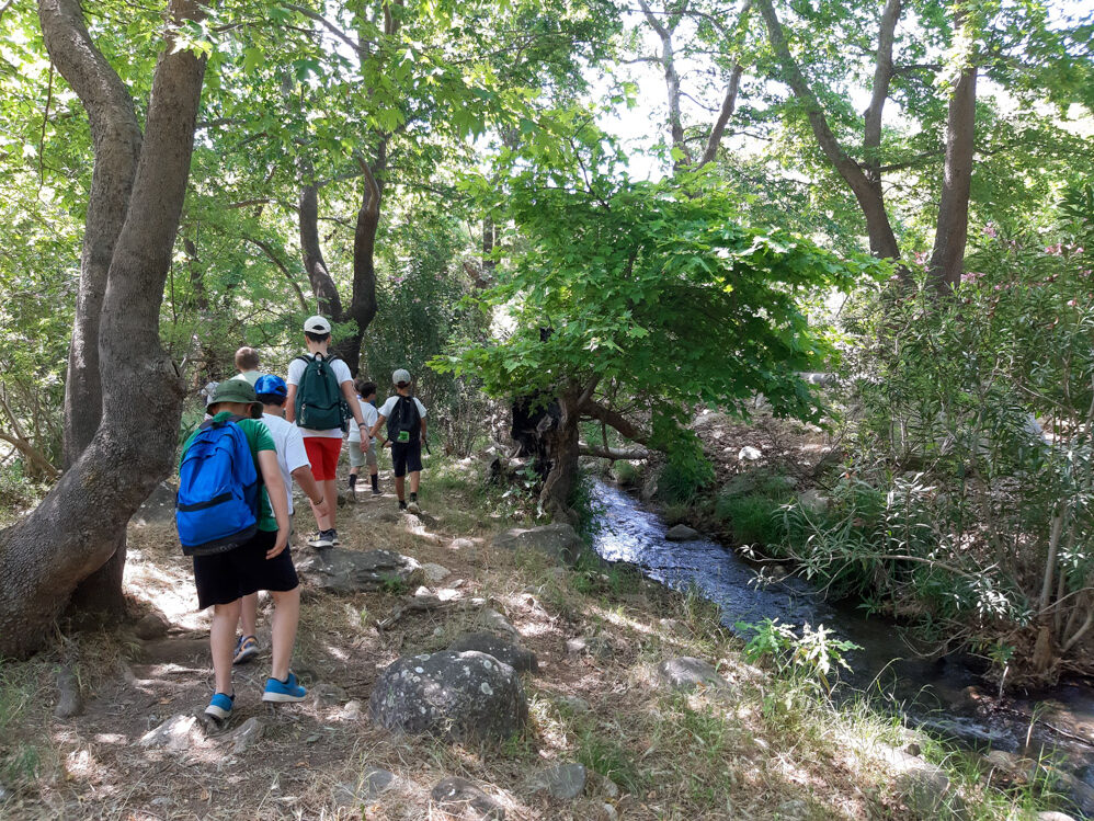Παραποτάμια πεζοπορία στο φαράγγι της Οινόης