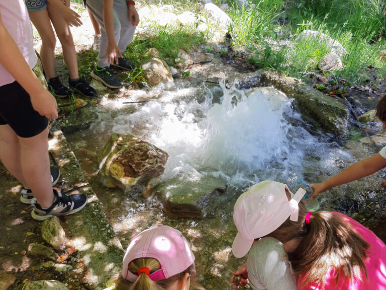 Φαράγγι Οινόης- παιχνίδι με το νερό