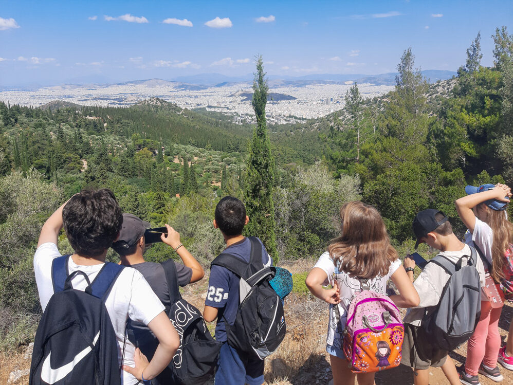 Πεζοπορώντας στο Αισθητικό Δάσος Καισαριανής