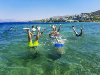 Βουτιές σε καλοκαιρινό summer camp